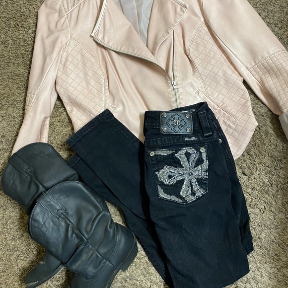 EUC Black Miss Me Jeans with silver threading on pockets and embellishments - Picture 2 of 5